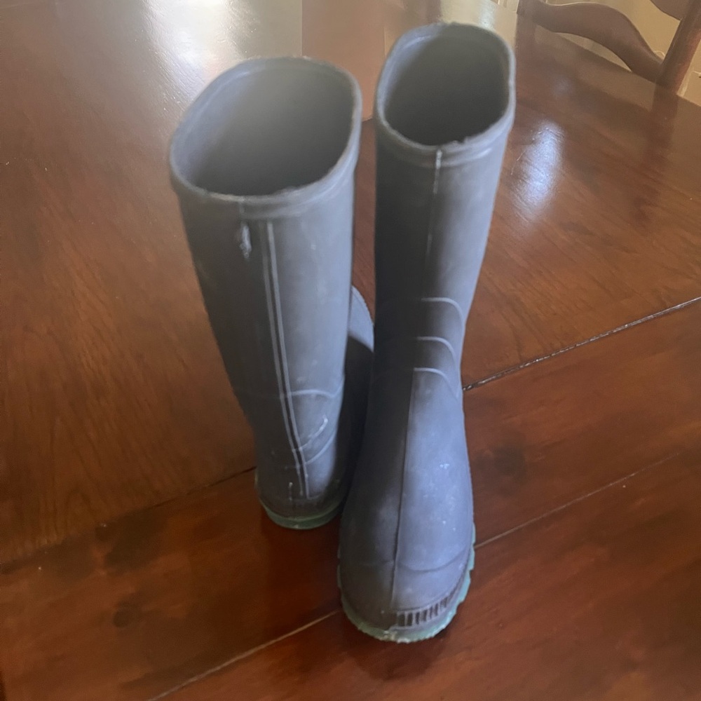 Black Rubber Boots